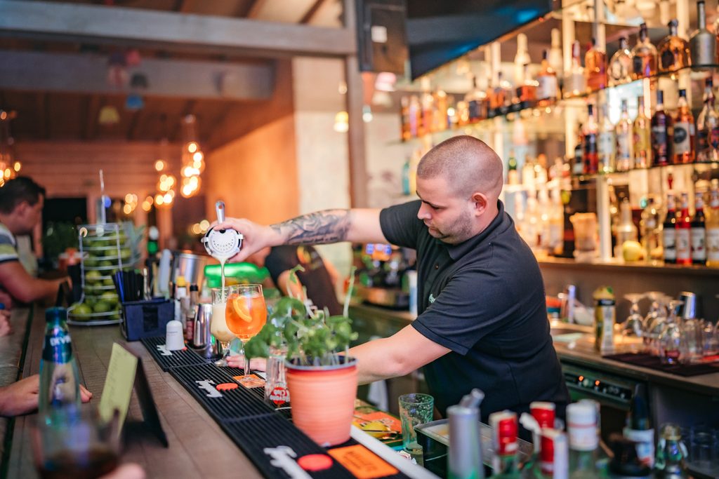 open bar petrecere corporate de craciun 
